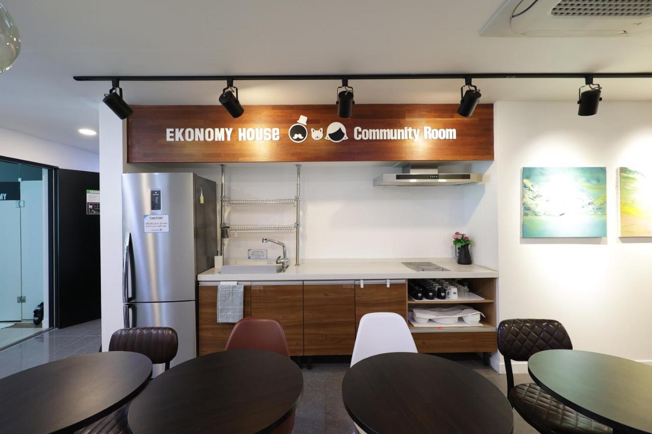 Ekonomy Haeundae Hostel Busan Exterior foto
