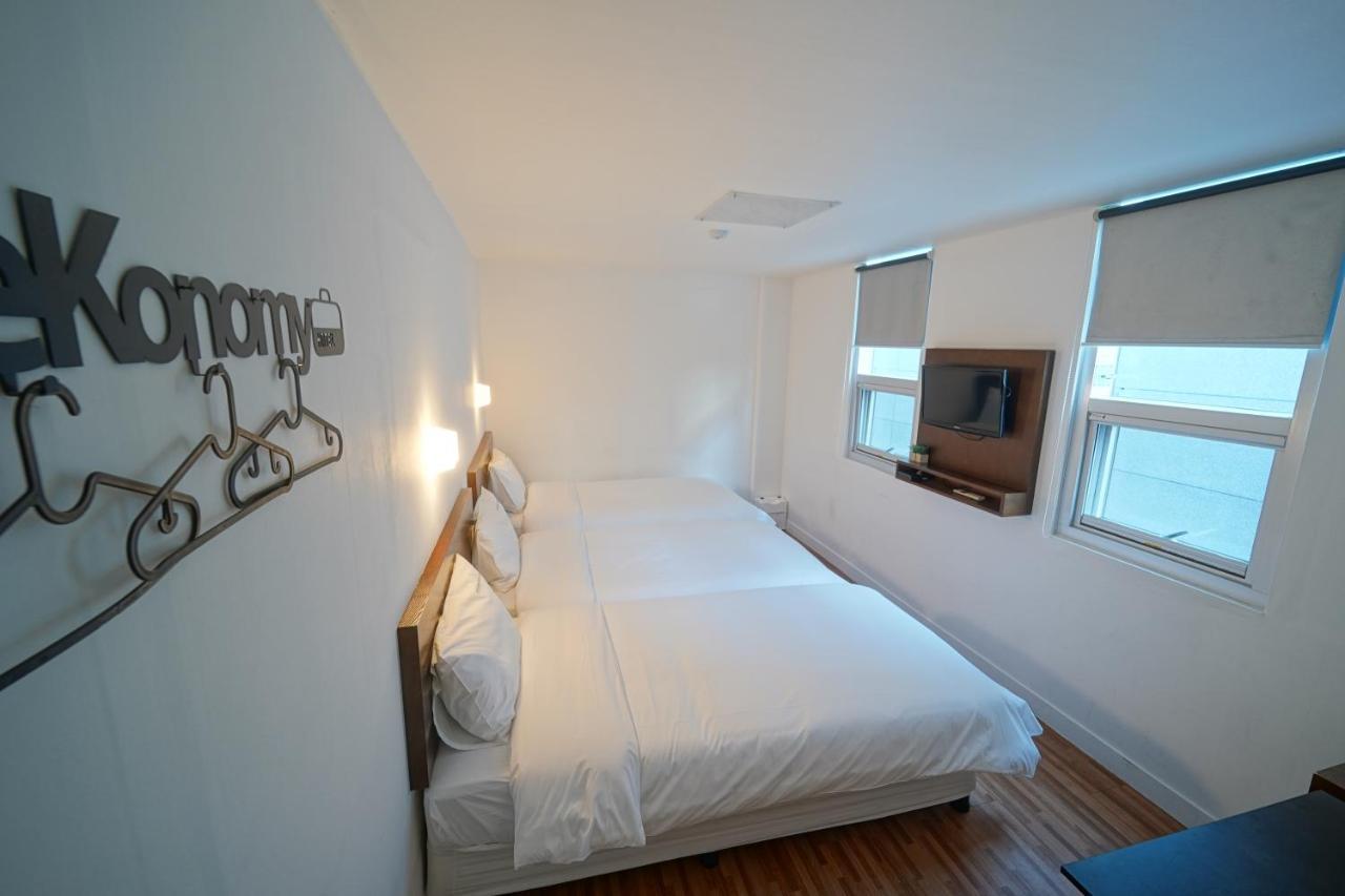 Ekonomy Haeundae Hostel Busan Exterior foto