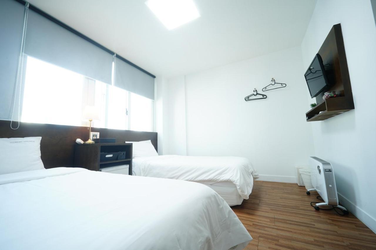 Ekonomy Haeundae Hostel Busan Exterior foto