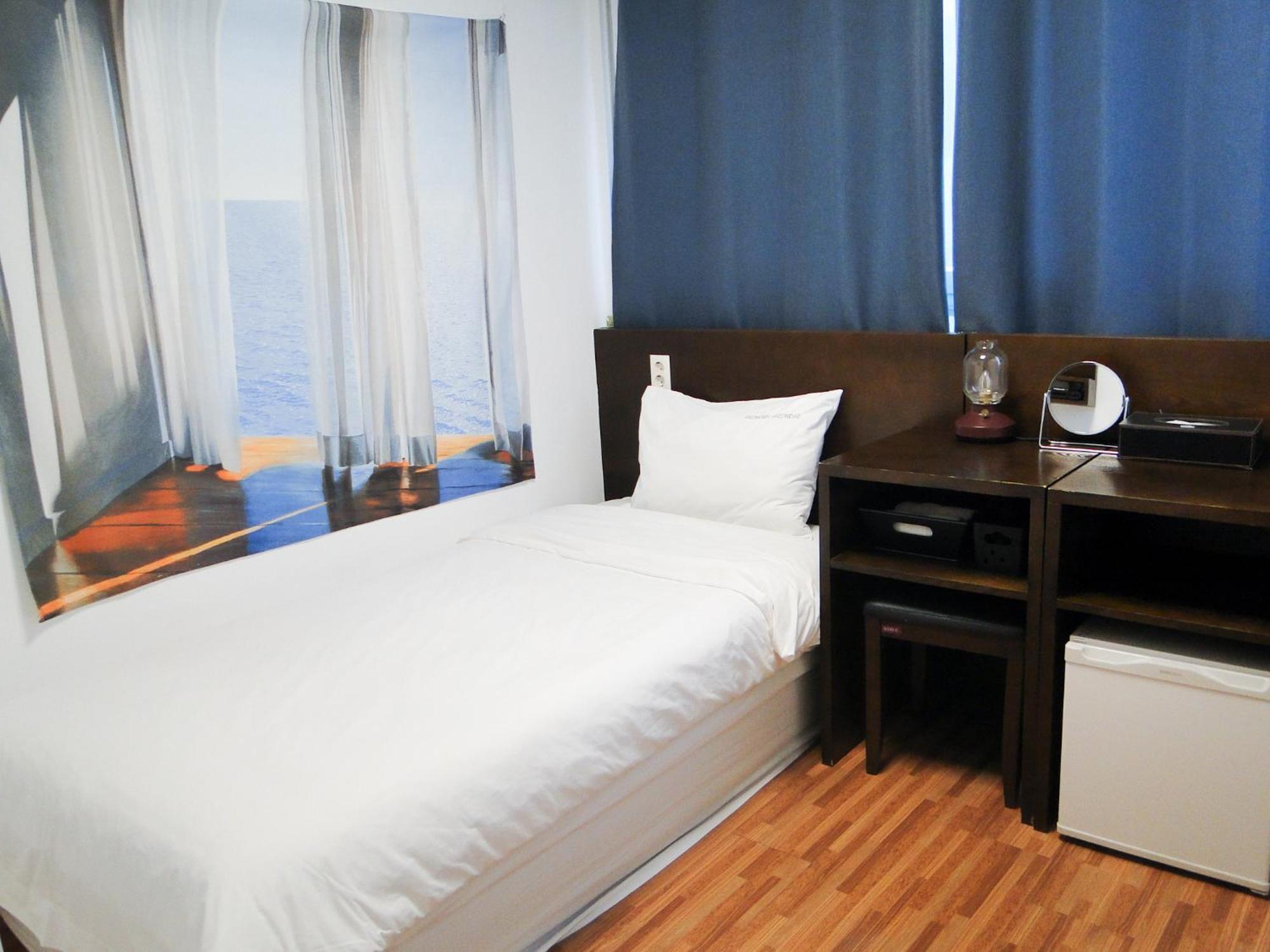 Ekonomy Haeundae Hostel Busan Exterior foto